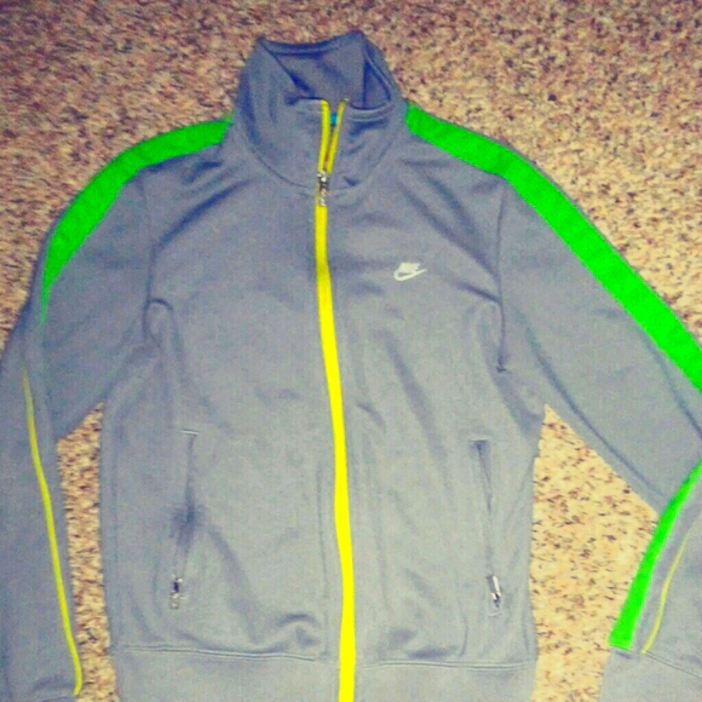 Retro Nike Zip-up